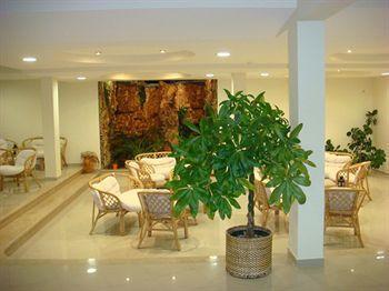 Residencia Santa Marta Hotel Tomar Exterior photo